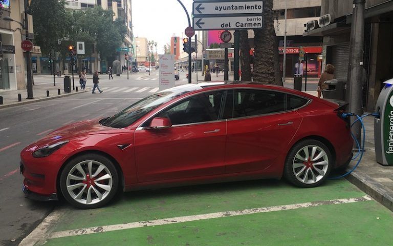 ¿La red eléctrica soportará la llegada masiva del coche eléctrico ...